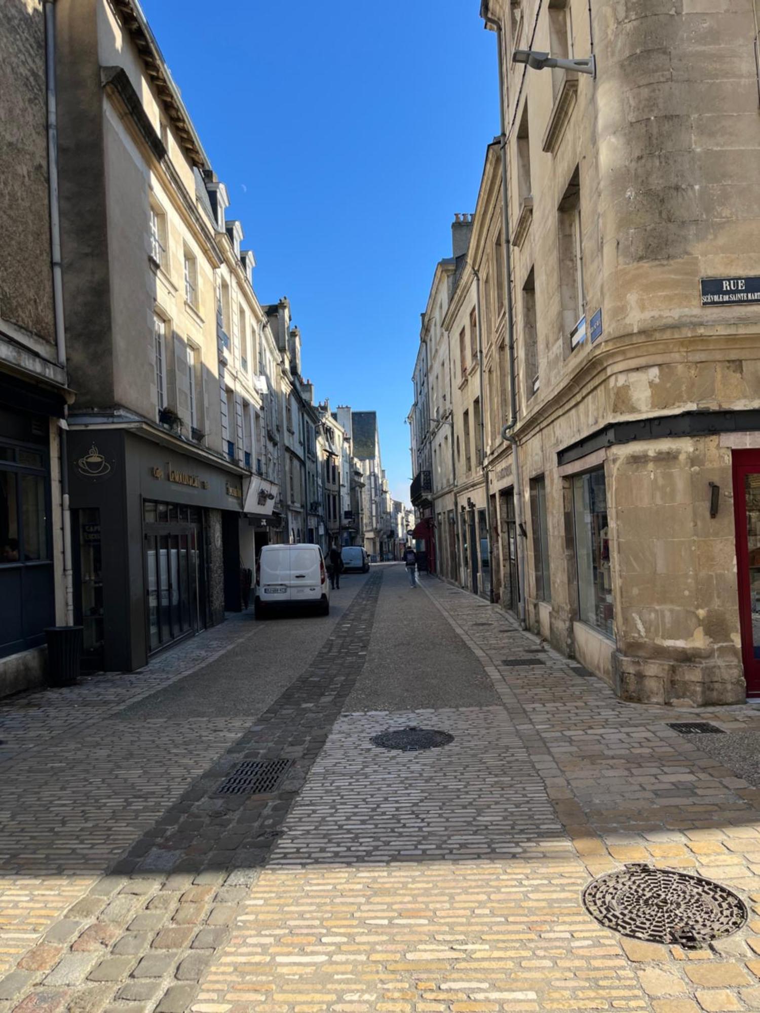 Appartamento Le Cosy Du Marche Notre-Dame Poitiers Esterno foto